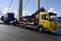 Schwerer LKW VU PKlemm A 4 Rich Olpe auf der Rodenkirchener Bruecke P472